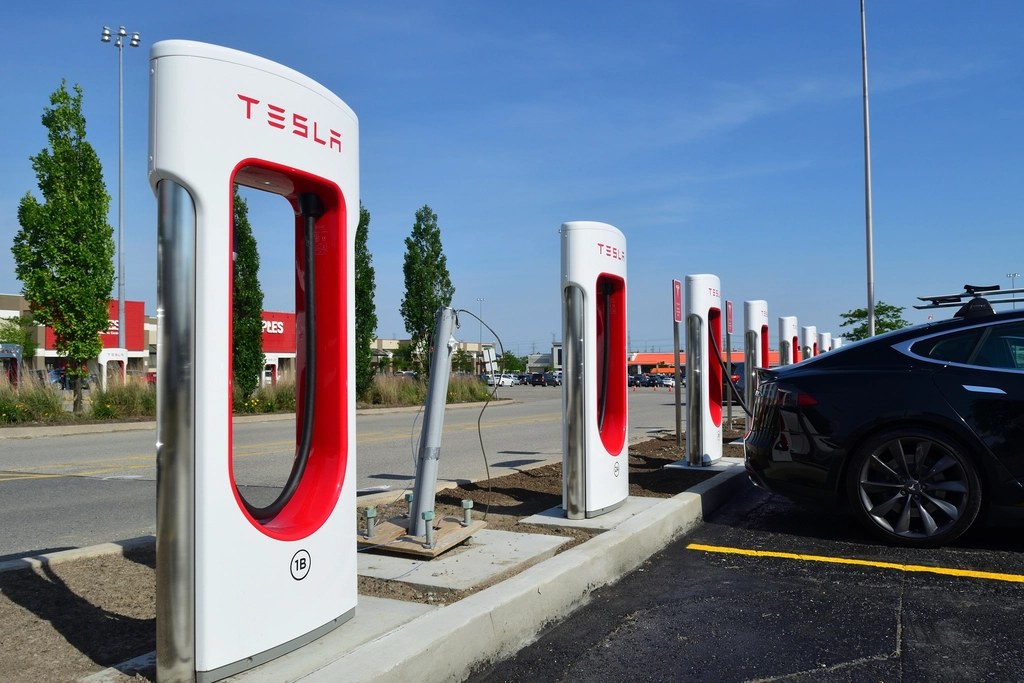 Tesla Supercharger, Location unknown, June